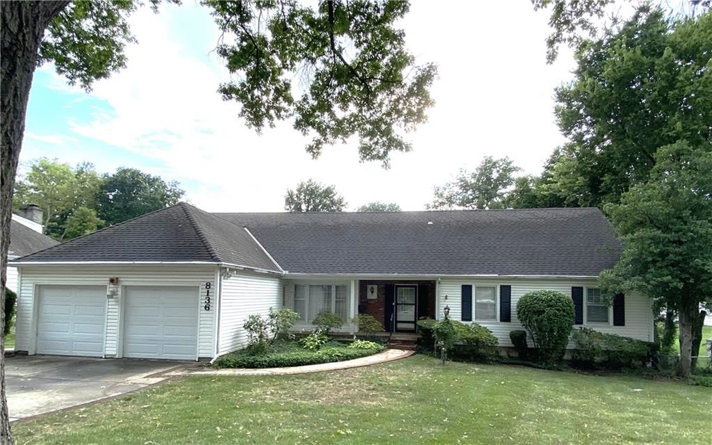 8136 Outlook Lane — photo 1