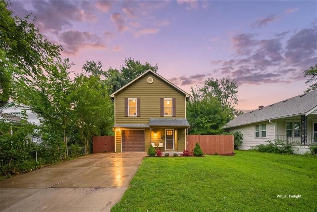 Photo 1 of 19 - 300-B N Buchanan Street, Olathe, KS 66061