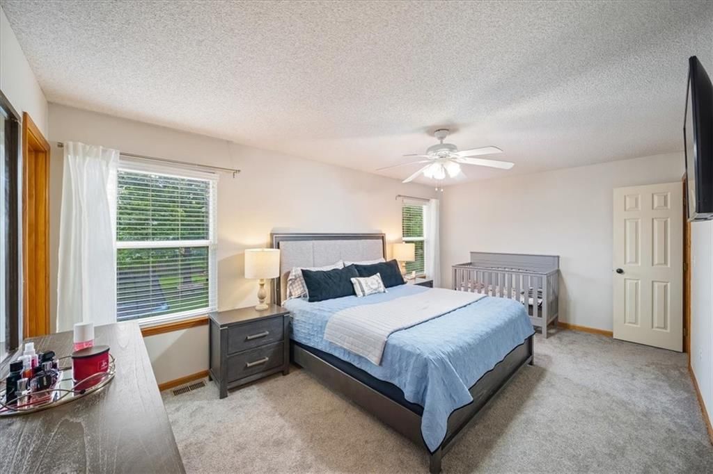 Photo 13 of 19 - 300-B N Buchanan Street, Olathe, KS 66061