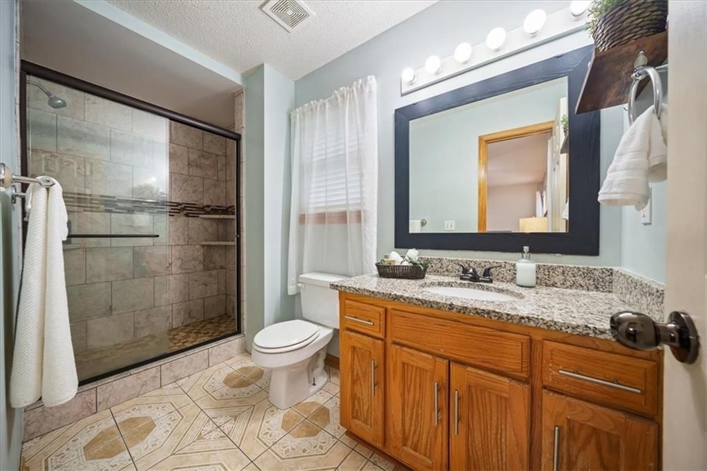 Photo 16 of 19 - 300-B N Buchanan Street, Olathe, KS 66061
