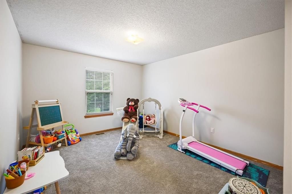 Photo 18 of 19 - 300-B N Buchanan Street, Olathe, KS 66061