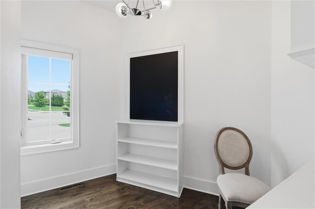 15728 Canterbury Street — photo 47