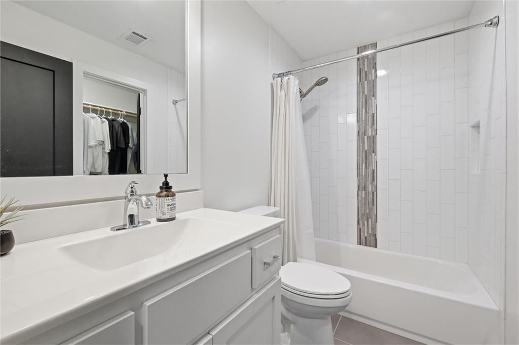 15728 Canterbury Street — photo 51