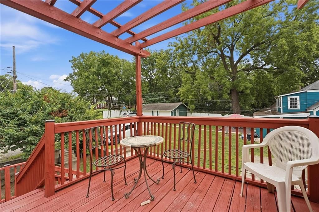 327 Maple Boulevard — photo 35