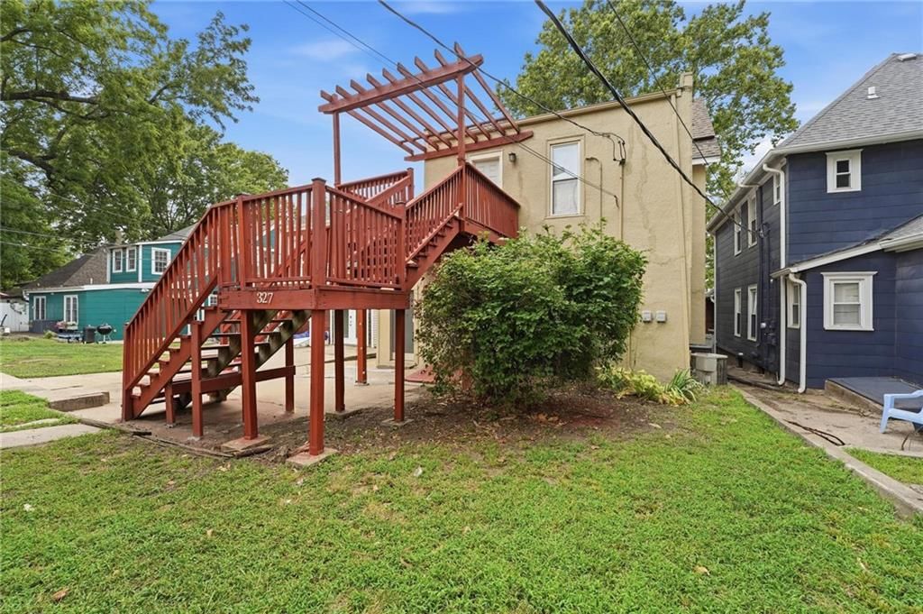 327 Maple Boulevard — photo 37
