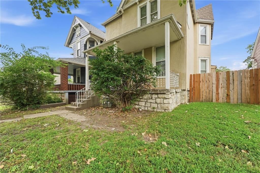 327 Maple Boulevard — photo 39