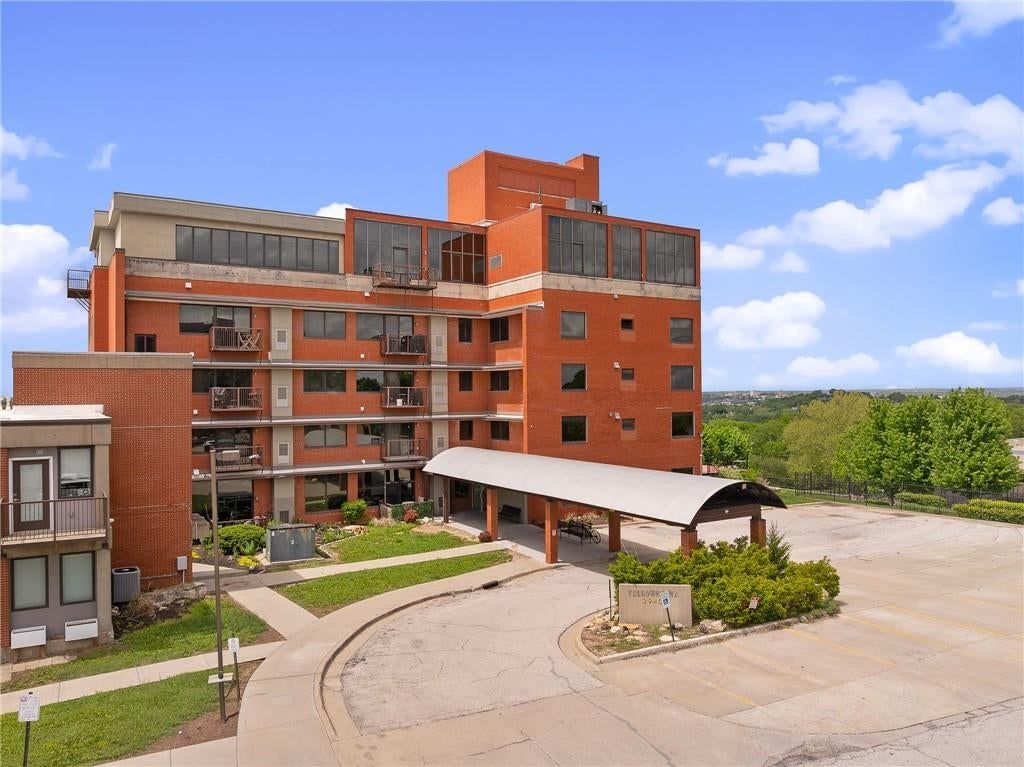 2940 Baltimore Avenue, Kansas City, MO