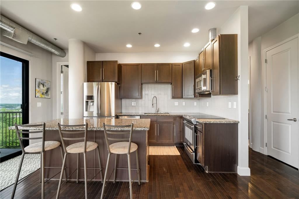 2940 Baltimore Avenue — photo 28