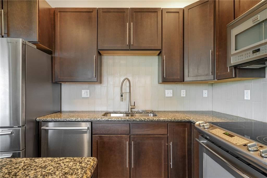 2940 Baltimore Avenue — photo 30