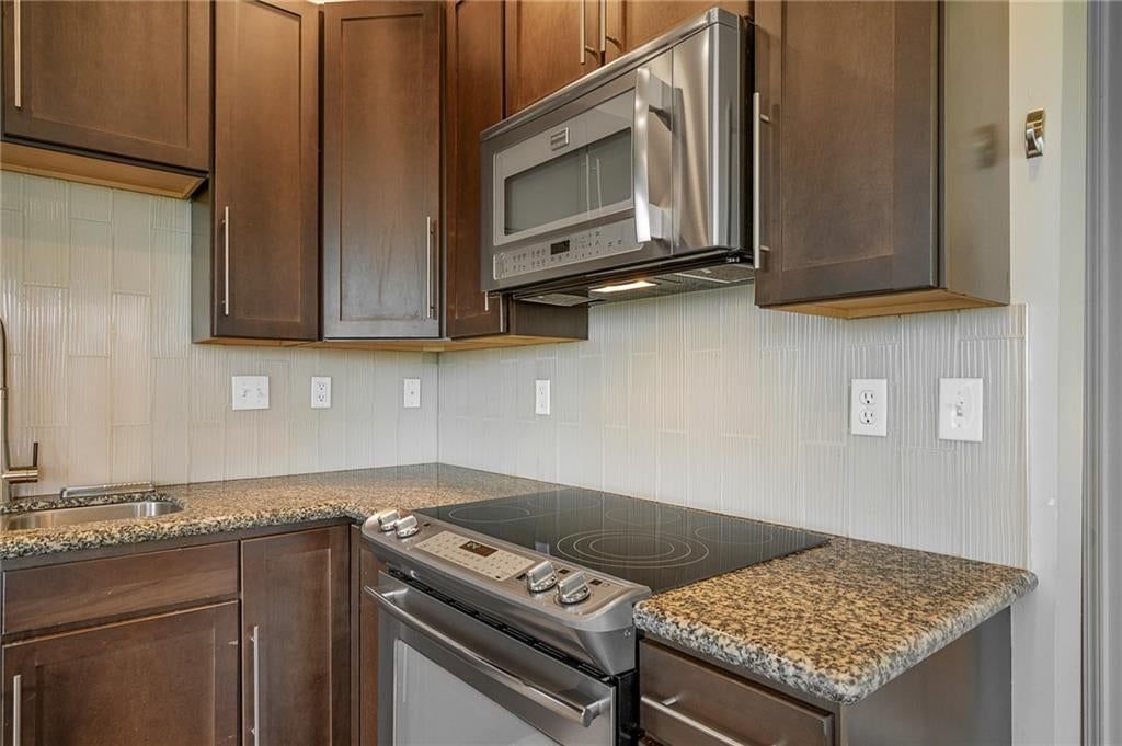 2940 Baltimore Avenue — photo 31