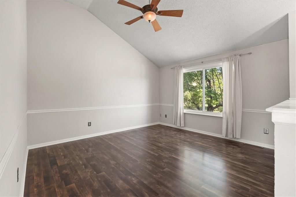524 SE Steeple Lane — photo 3