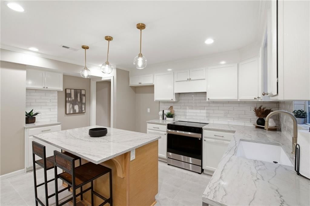 4331 Bell Street — photo 9