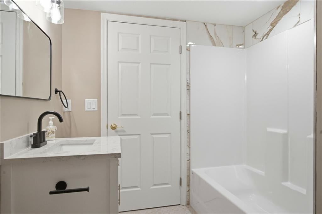 4331 Bell Street — photo 26