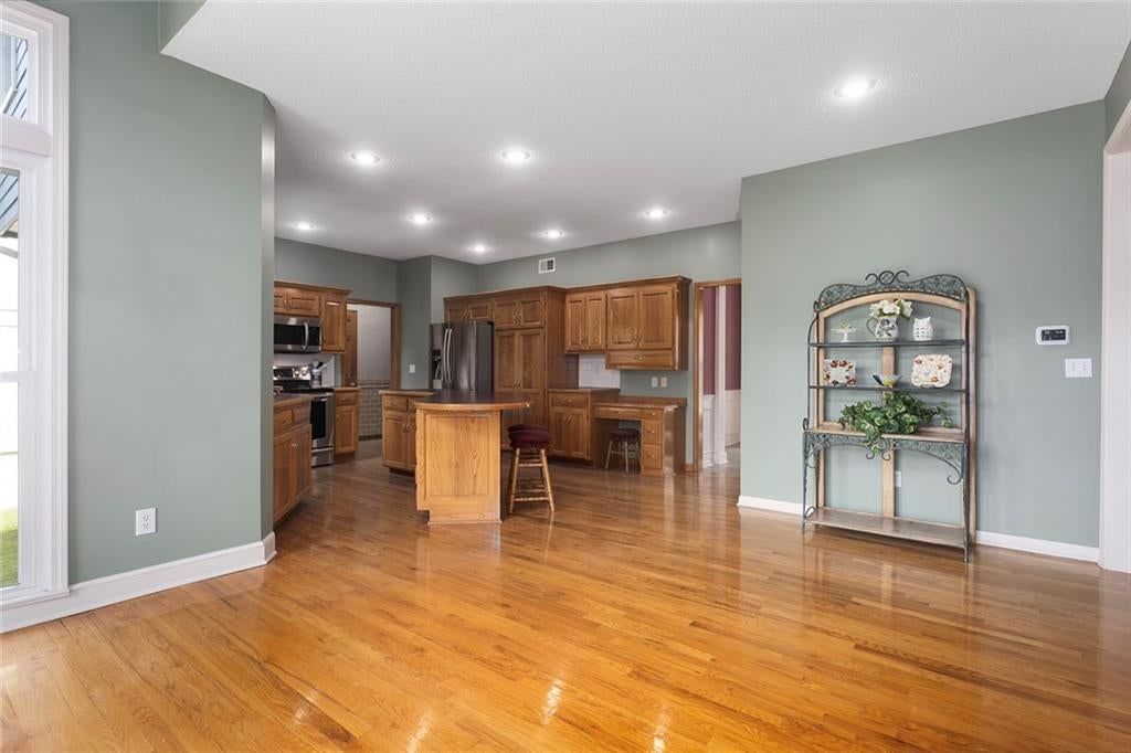 18360 W 116th Street — photo 6
