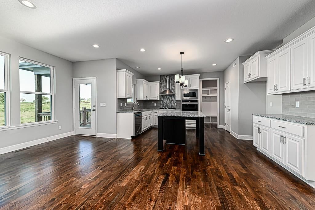 15635 Austin Court — photo 2