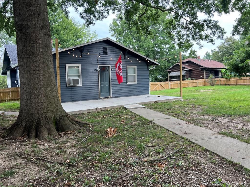 3745 N Indiana Avenue — photo 19