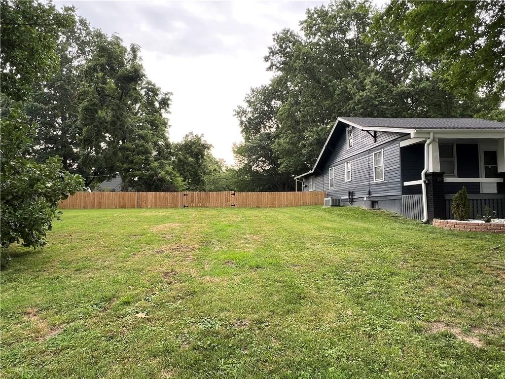 3745 N Indiana Avenue — photo 21