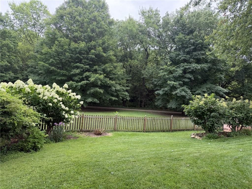 8531 Hallet Street — photo 2