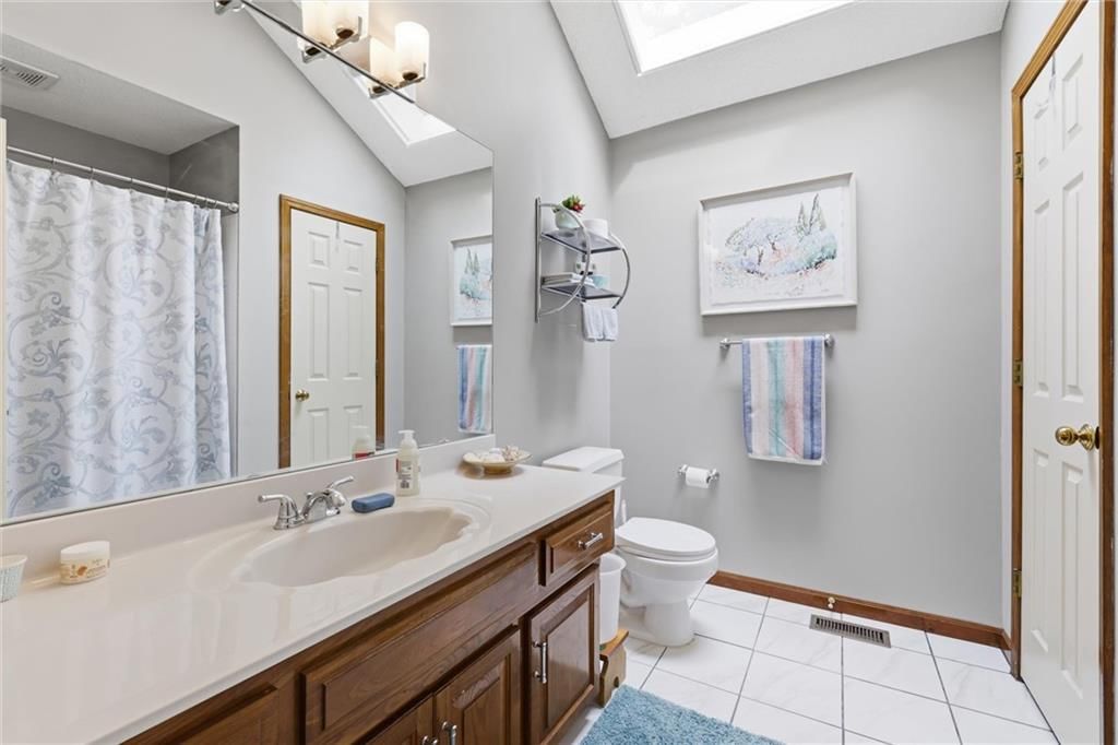 8531 Hallet Street — photo 8