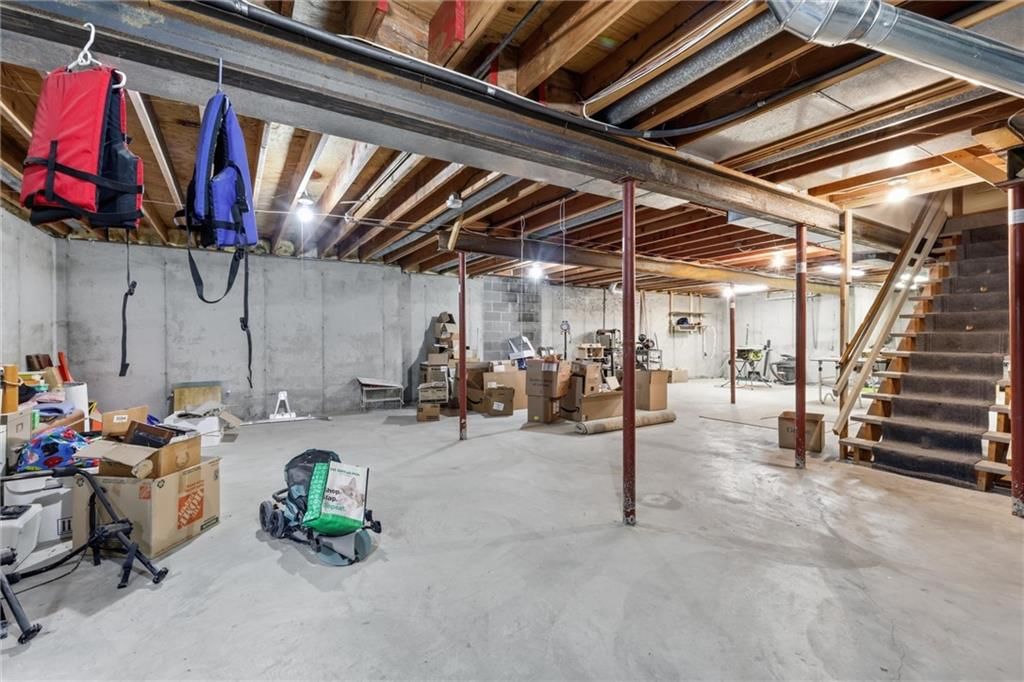 8531 Hallet Street — photo 9