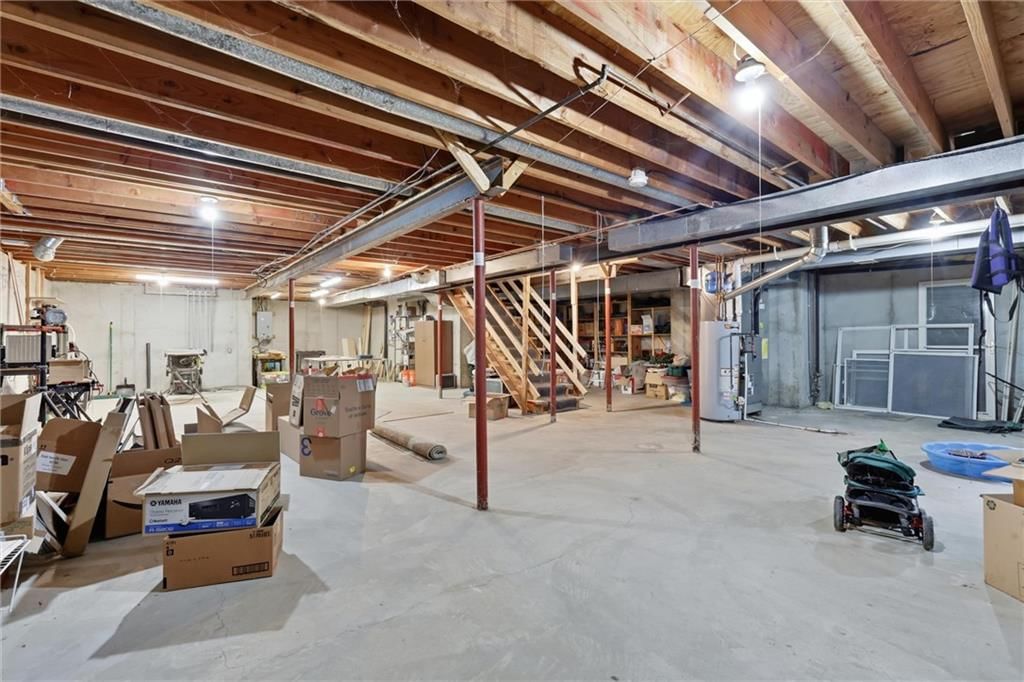 8531 Hallet Street — photo 10
