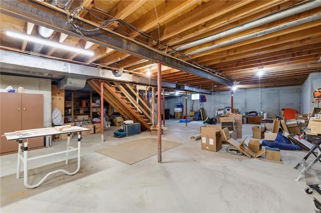 8531 Hallet Street — photo 11