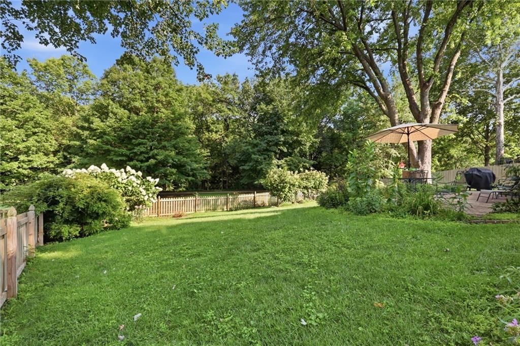 8531 Hallet Street — photo 18