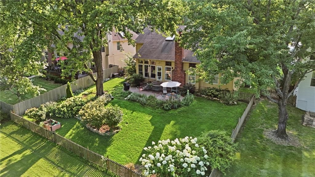 8531 Hallet Street — photo 20