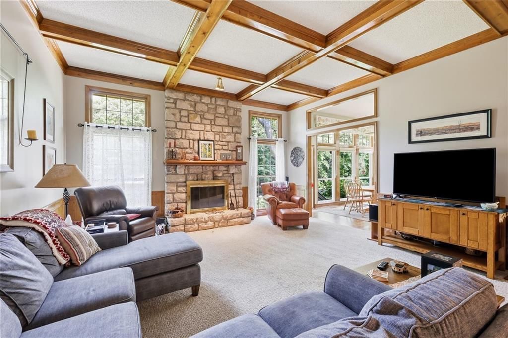 8531 Hallet Street — photo 32
