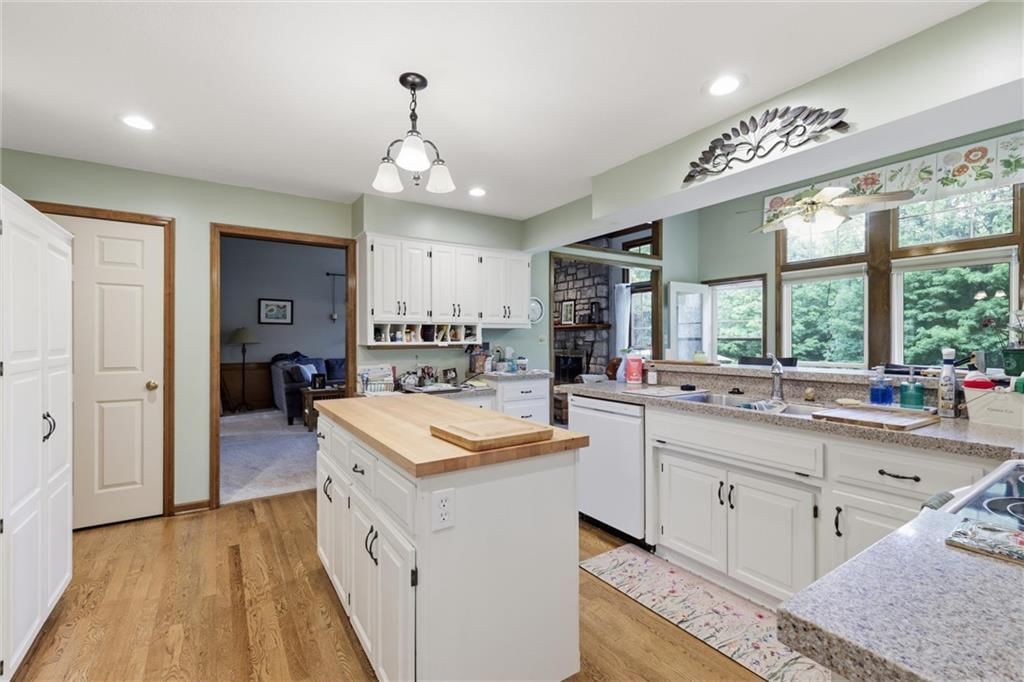 8531 Hallet Street — photo 38