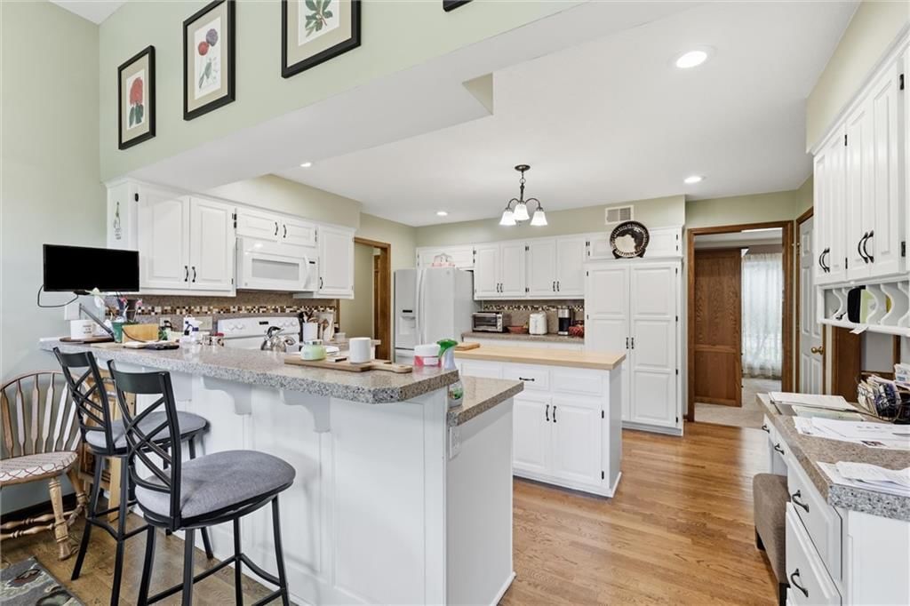 8531 Hallet Street — photo 39