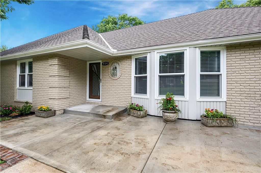 404 NW Briarcliff Road — photo 4