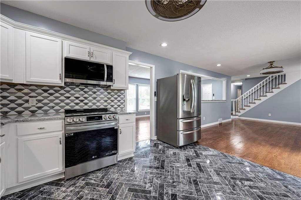 404 NW Briarcliff Road — photo 18