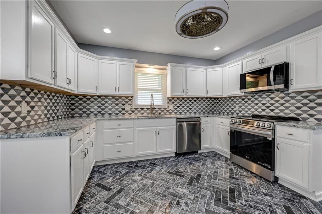 404 NW Briarcliff Road — photo 19