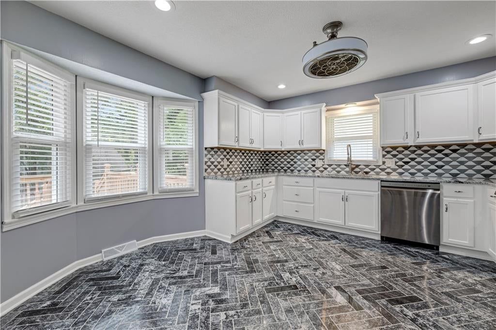 404 NW Briarcliff Road — photo 20