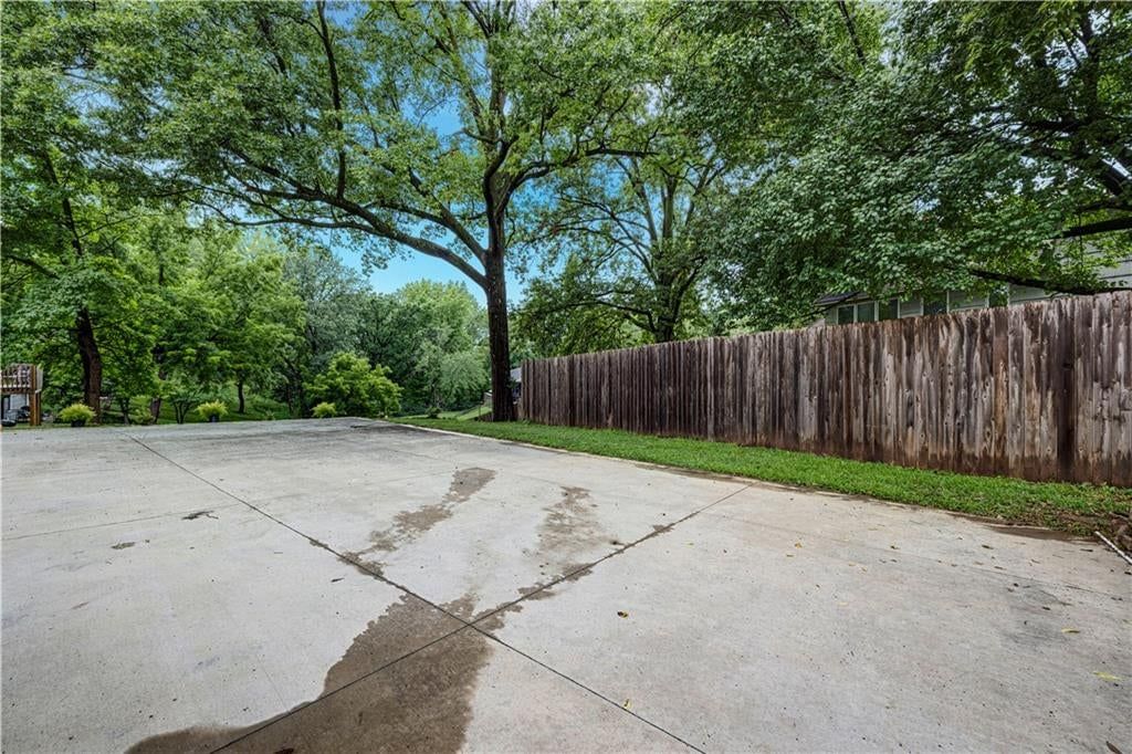 404 NW Briarcliff Road — photo 42