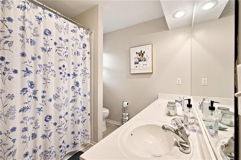 7907 NW 76th Terrace — photo 40