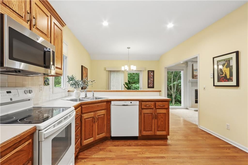 7723 N Conant Avenue — photo 8