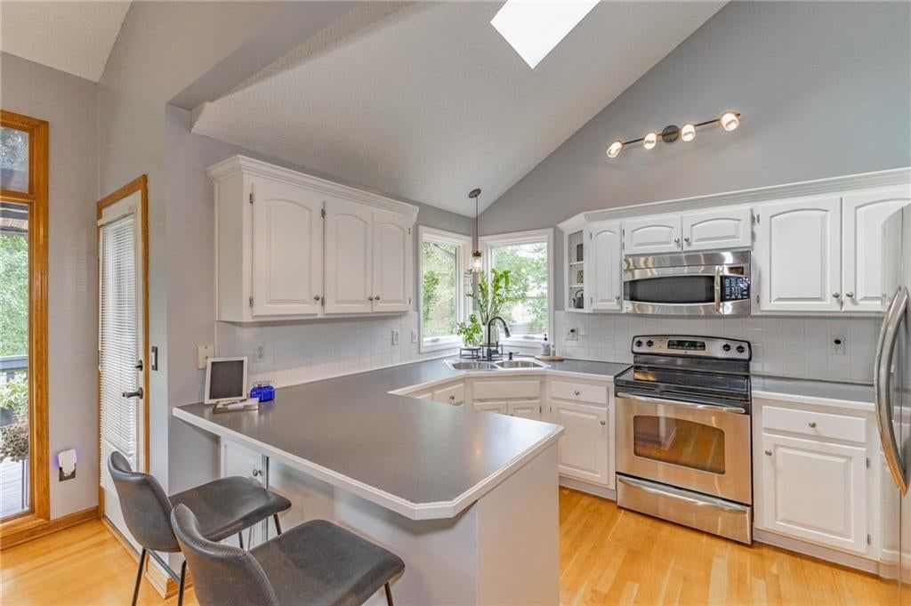 7022 N Hickory Street — photo 9