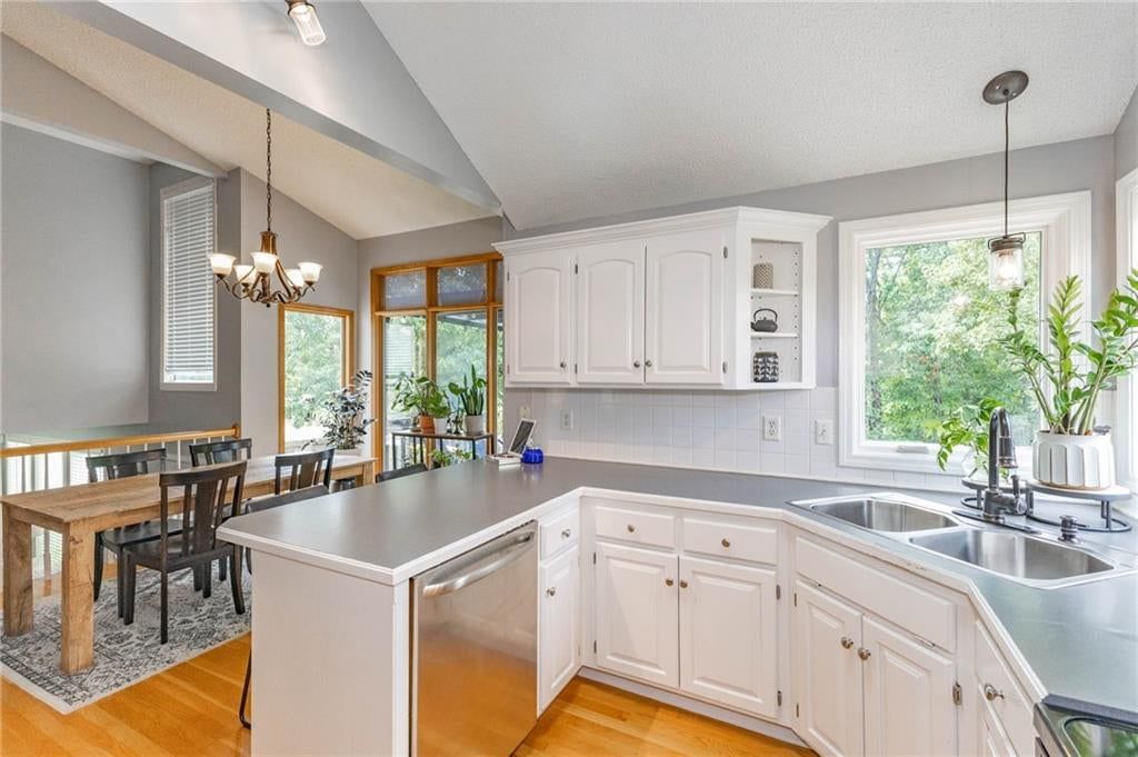 7022 N Hickory Street — photo 10