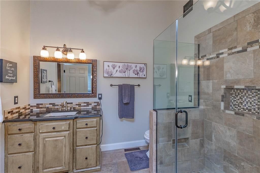 7022 N Hickory Street — photo 19