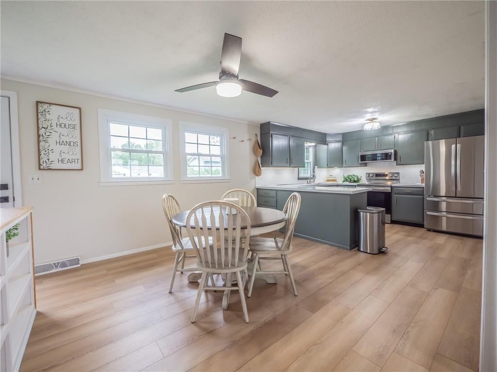 413 W South Avenue — photo 5