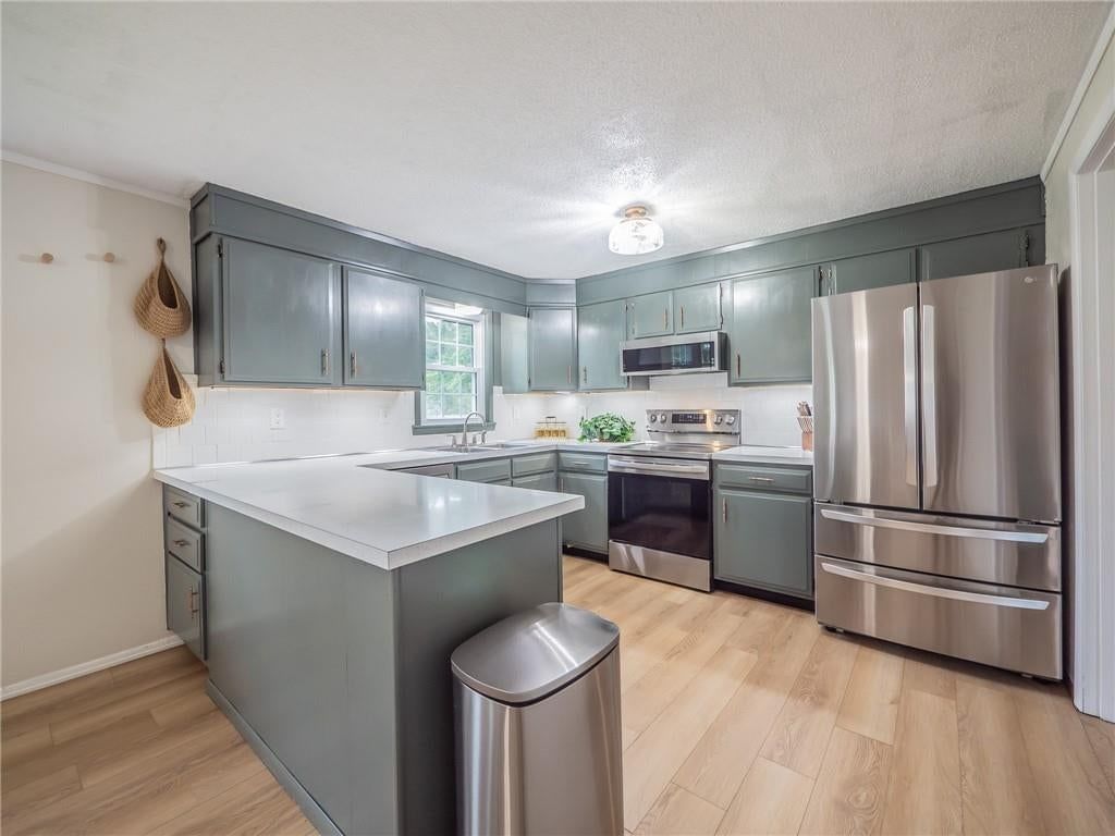 413 W South Avenue — photo 10