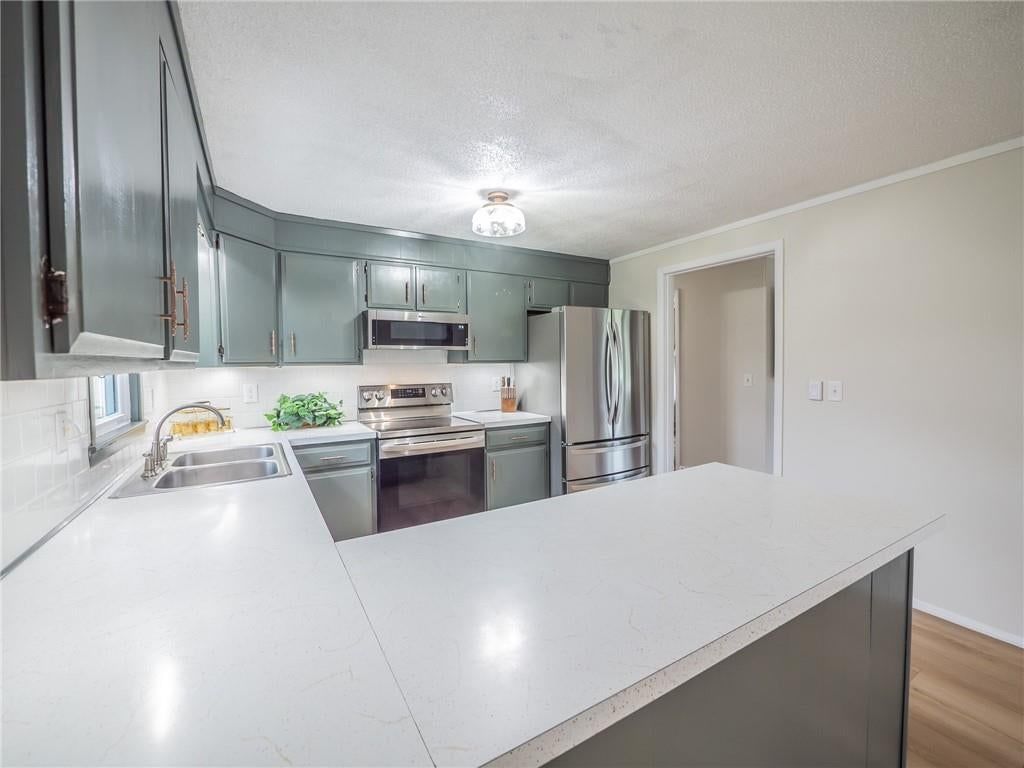 413 W South Avenue — photo 11