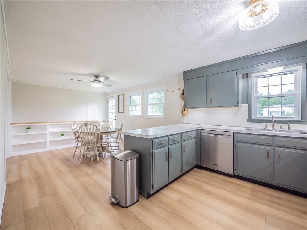 413 W South Avenue — photo 12
