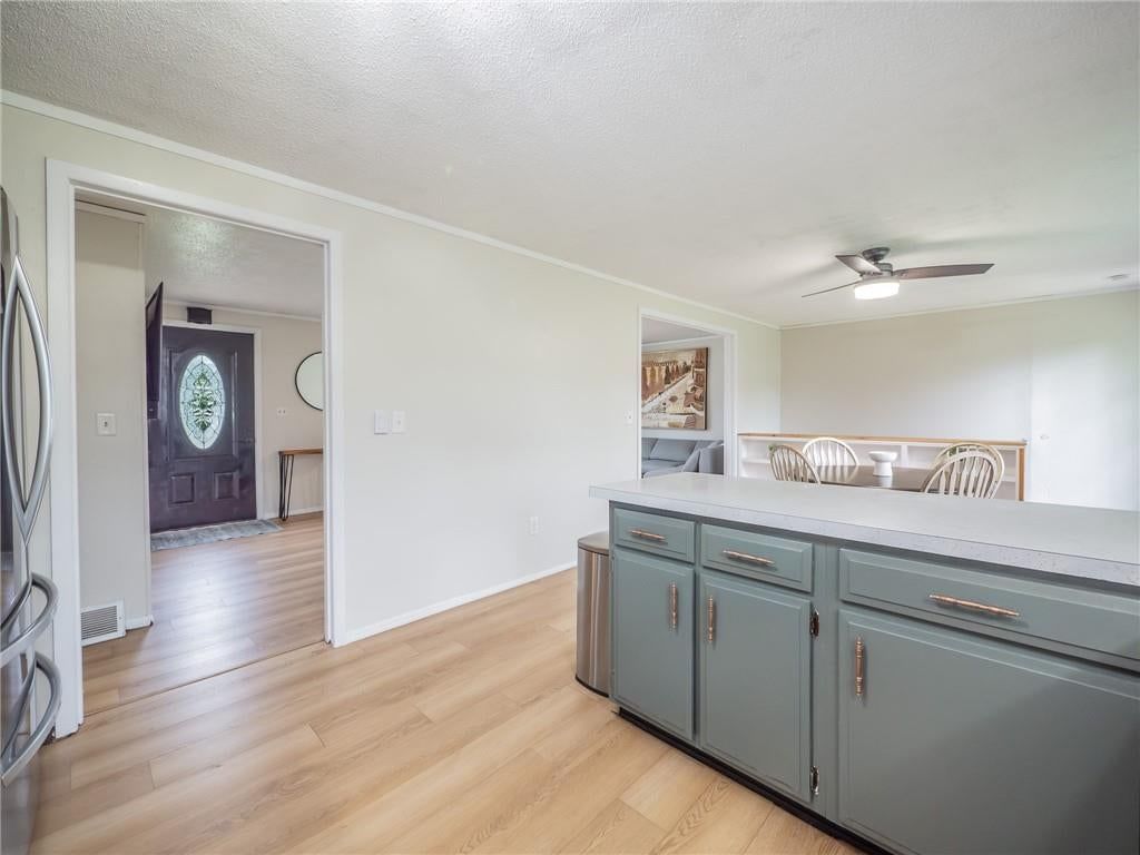 413 W South Avenue — photo 13