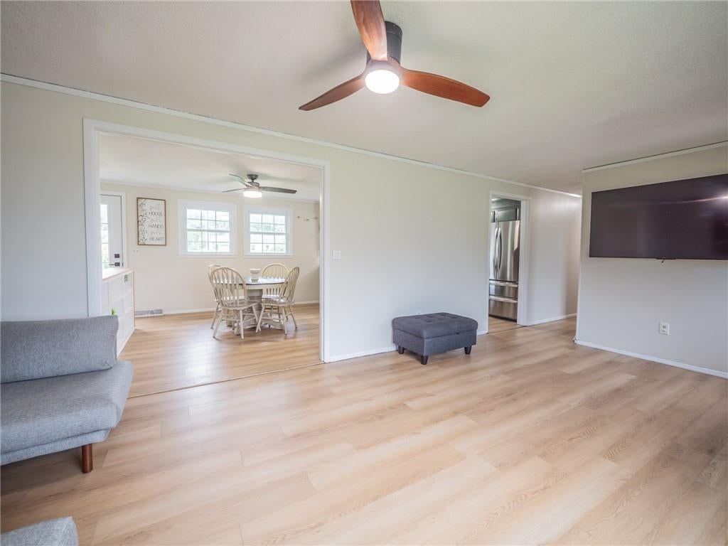 413 W South Avenue — photo 20