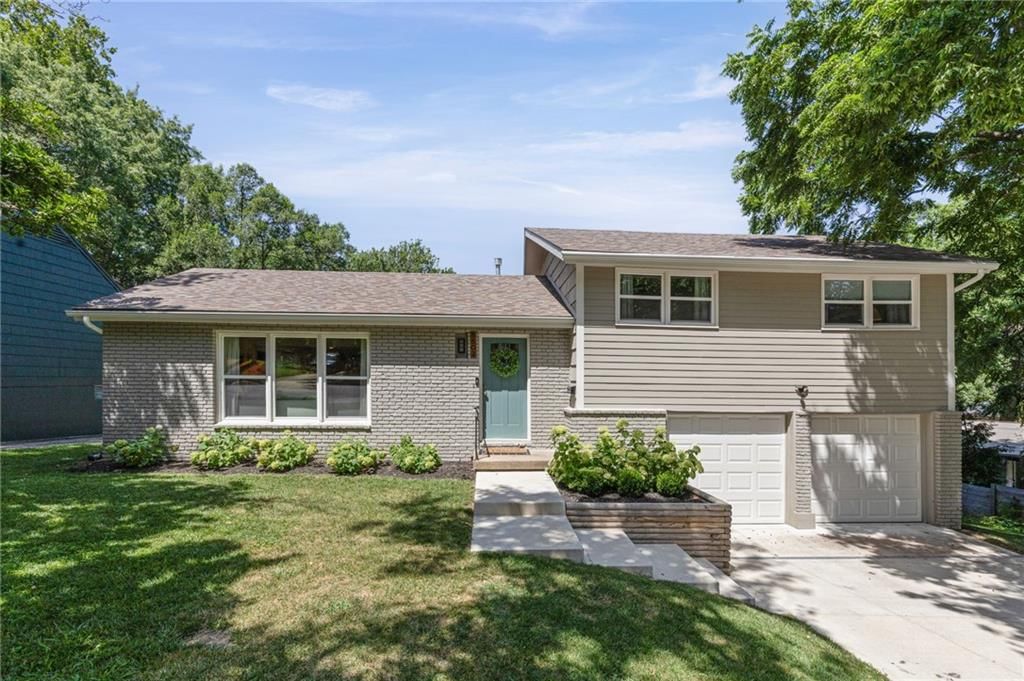 8802 Belleview Avenue — photo 1