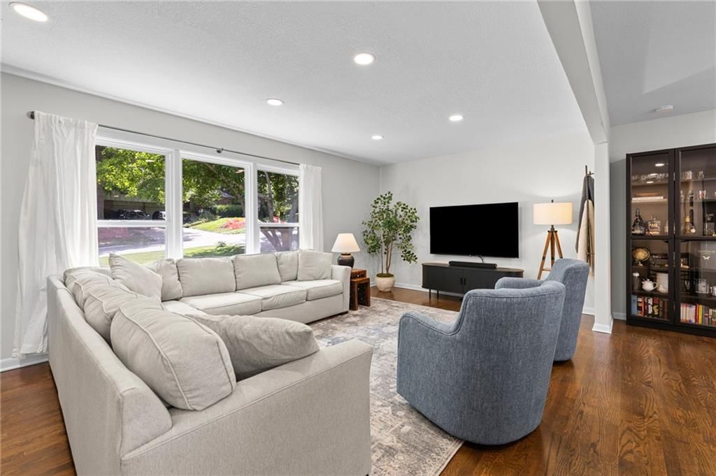 8802 Belleview Avenue — photo 2