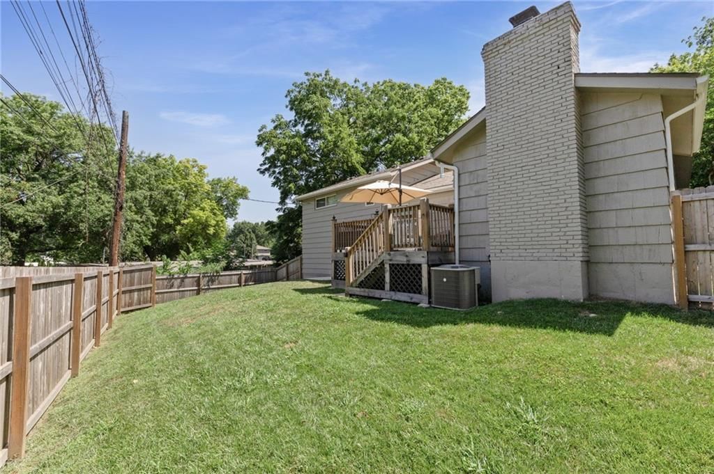 8802 Belleview Avenue — photo 24